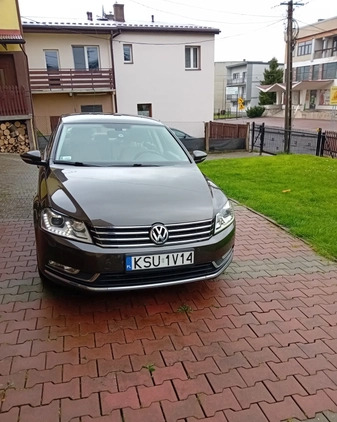 Volkswagen Passat cena 43000 przebieg: 141650, rok produkcji 2012 z Wąchock małe 56